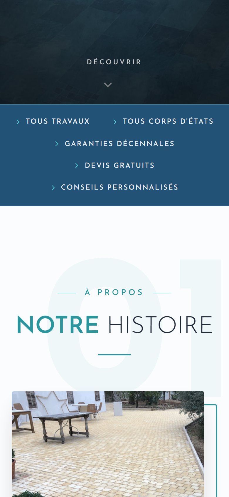 Vue mobile : navigation tactile fluide sur les services et le portfolio