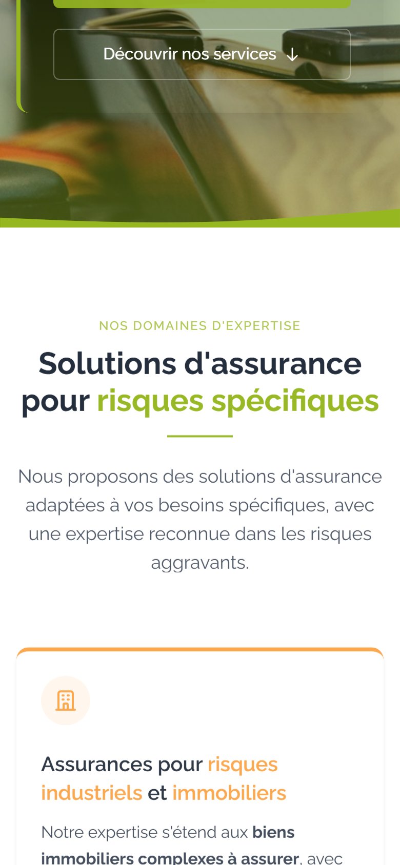 Vue mobile : sections services et lecture confortable sur petit écran